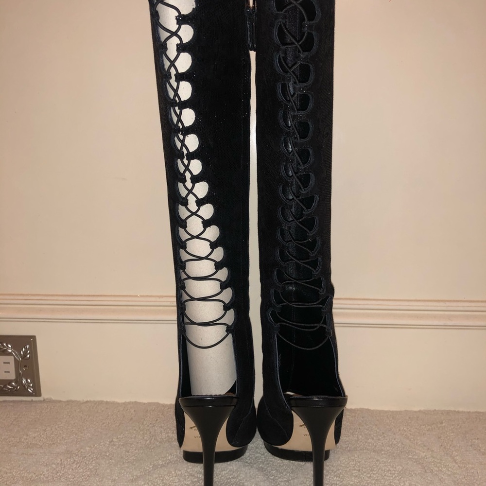 Boots - Picture 3 of 8